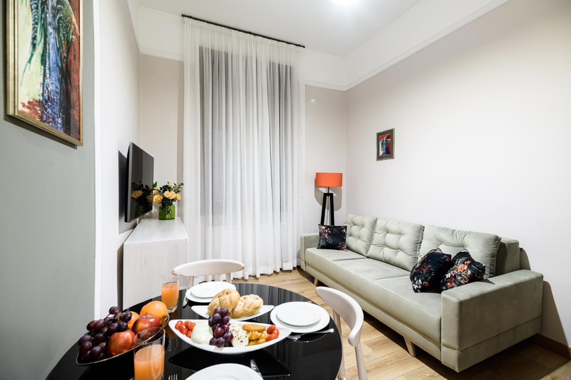 Old Town Ac Apartments Main Raiway Station Cracóvia Exterior foto